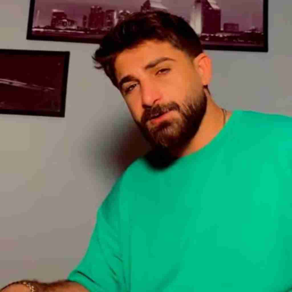 سامان اسماعیلی نشستم