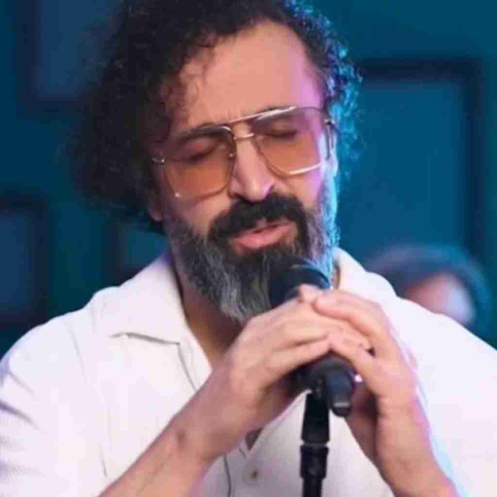 والایار عاشق پیشه