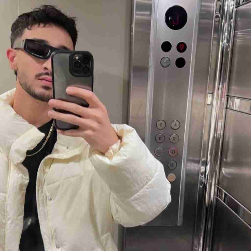 دانلود آهنگ خاطراتت میکنه دیوونم از مستر کیارش