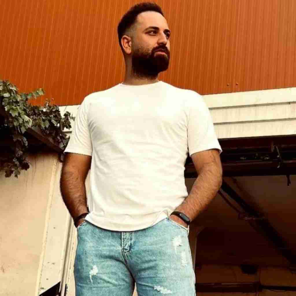 احمد صفایی نیومد و نمیادش بعد تو هیشکی به چشمم