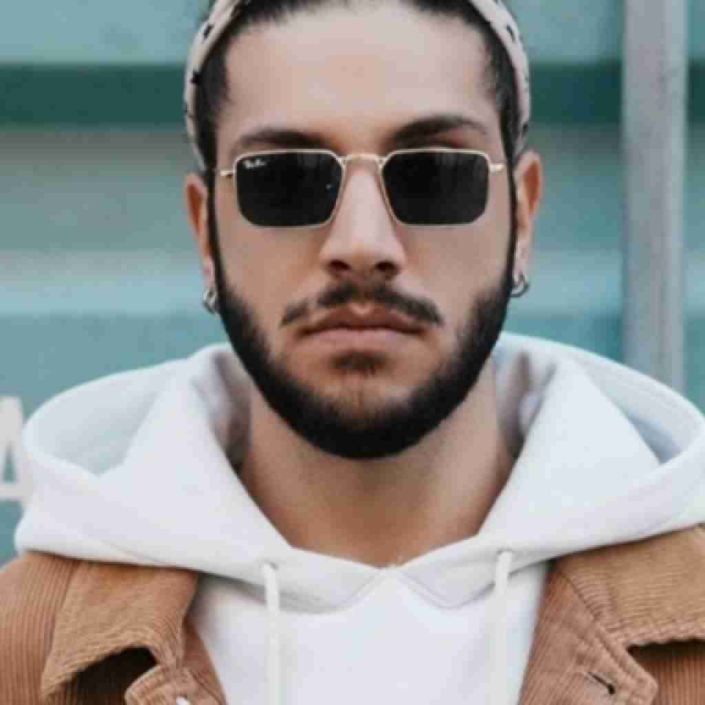 احسان دریادل چقدر واسه تو خوندم تو گوشت نمیبینه