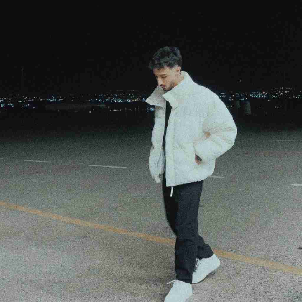 دانلود آهنگ حالا که تو رفتی بزار بگن هر شب خیسه از مستر کیارش