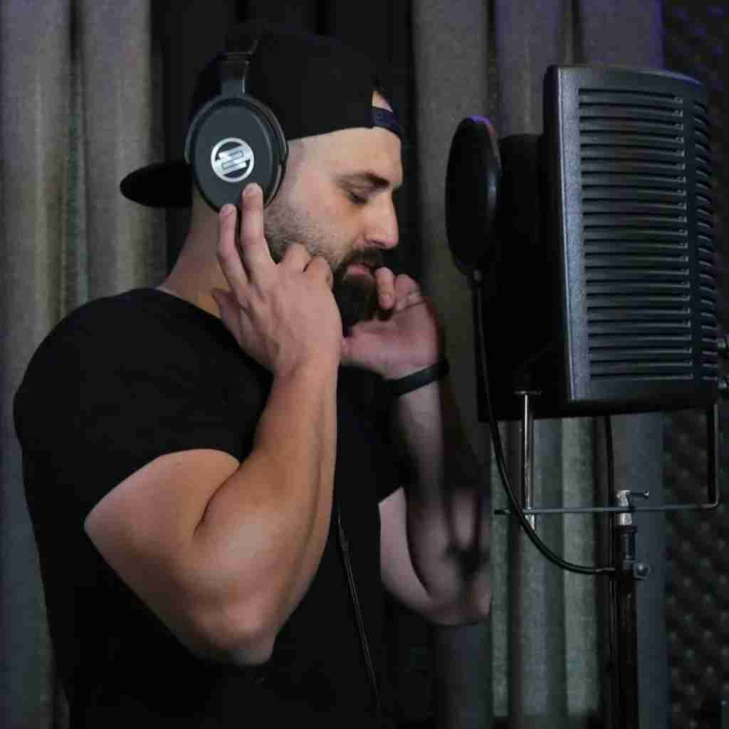 احمد صفایی خراب شد عشقه میونمون افتاده رو زبونه