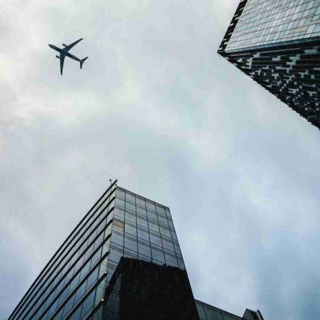 نمونده پیشت حسی دیگه الان دیگه عشقی سیره