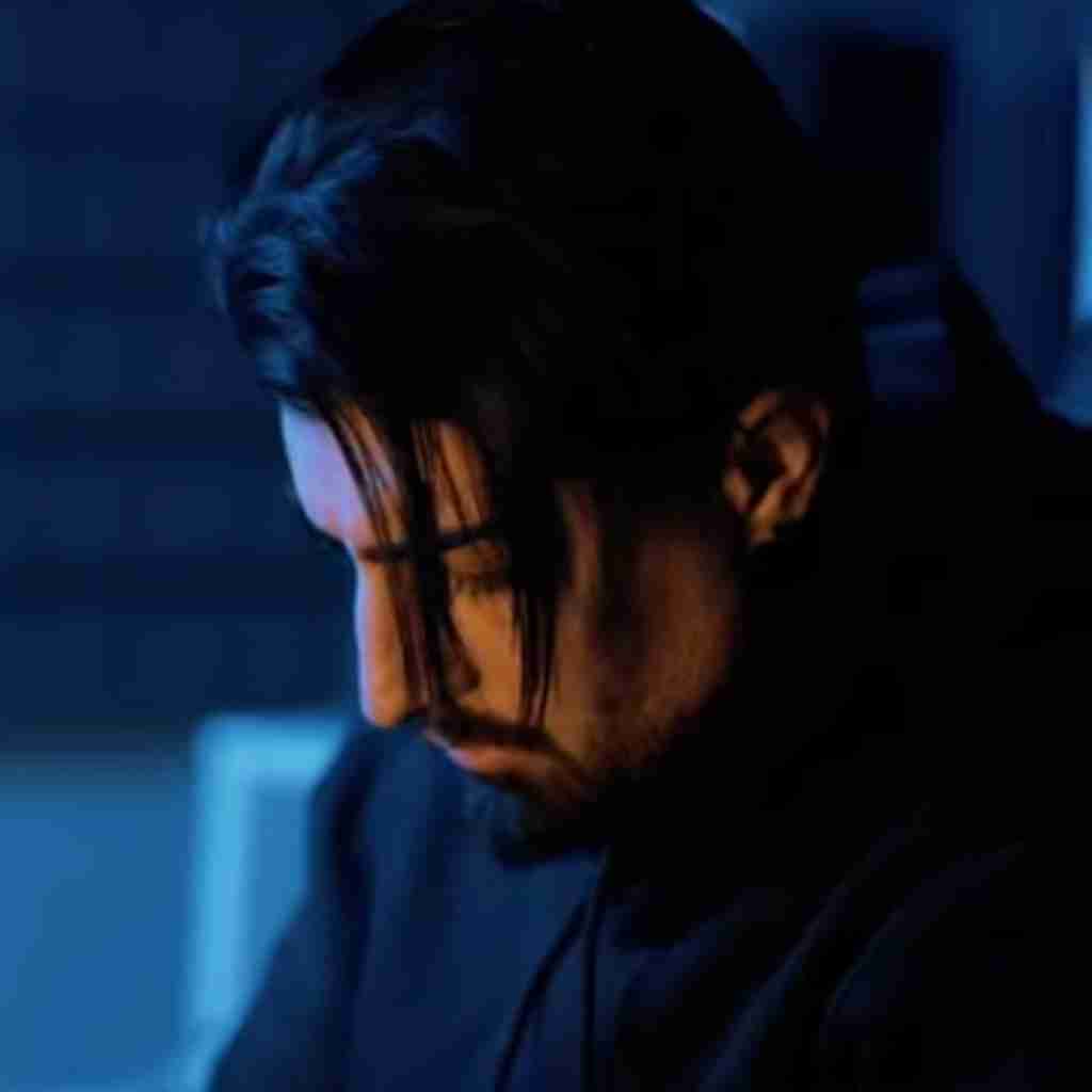 امیر لیام دالگم دس و دعاست هر شو گیره کی