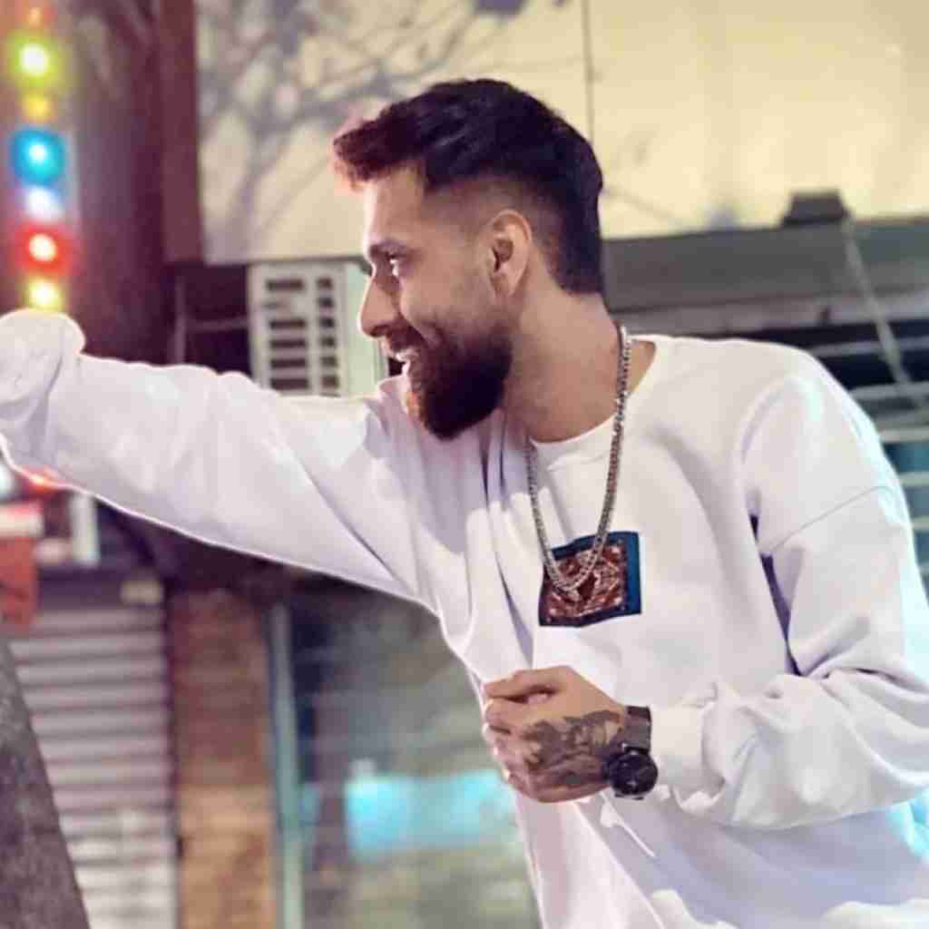 کمیل کولایی غارون