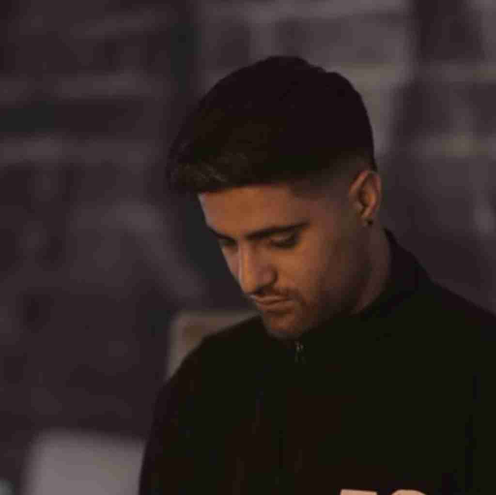 مشتاق دلوجیان امان از این تنهایی خدا کجایی چه درد سنگینی