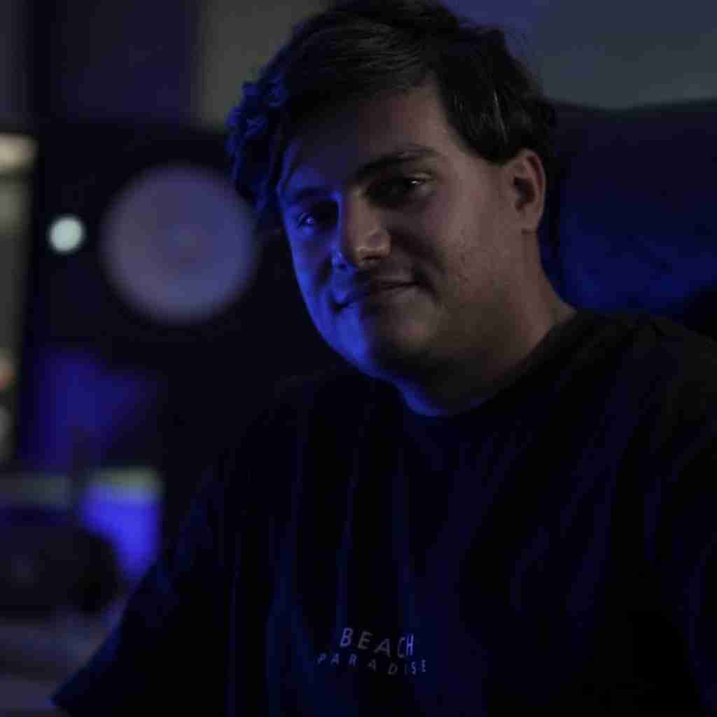 رامین کرمی استوریده دیدم خوشگل شدی براش