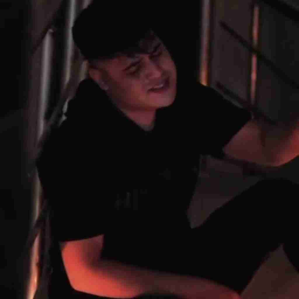 امیرحافظ رنجبر سرترالینه شویلم غمگینه ساکت و سرو عصبی