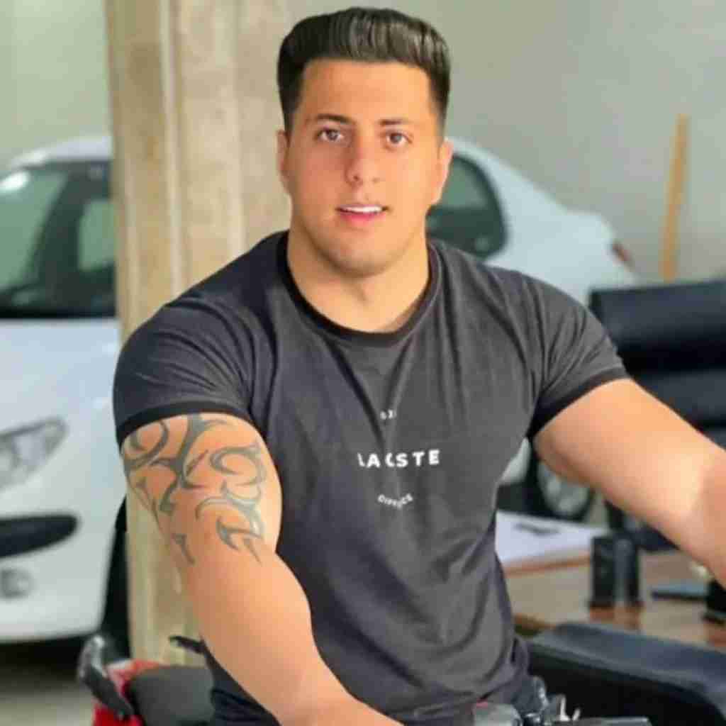 سبحان رستمی زندگیم پوچ عین یه شاخه ی بی برگه