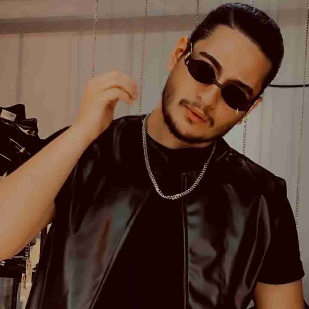 نیواد هرچقد به تو فرصت دادم ولی تو عوض نشدی