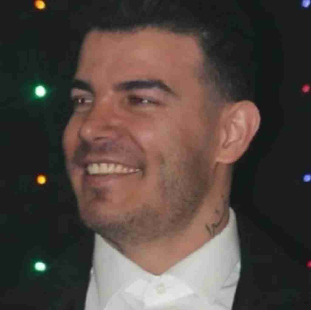 فرهاد فرهادی دورم شلوغه بی کسم سر بی کسی سلامت