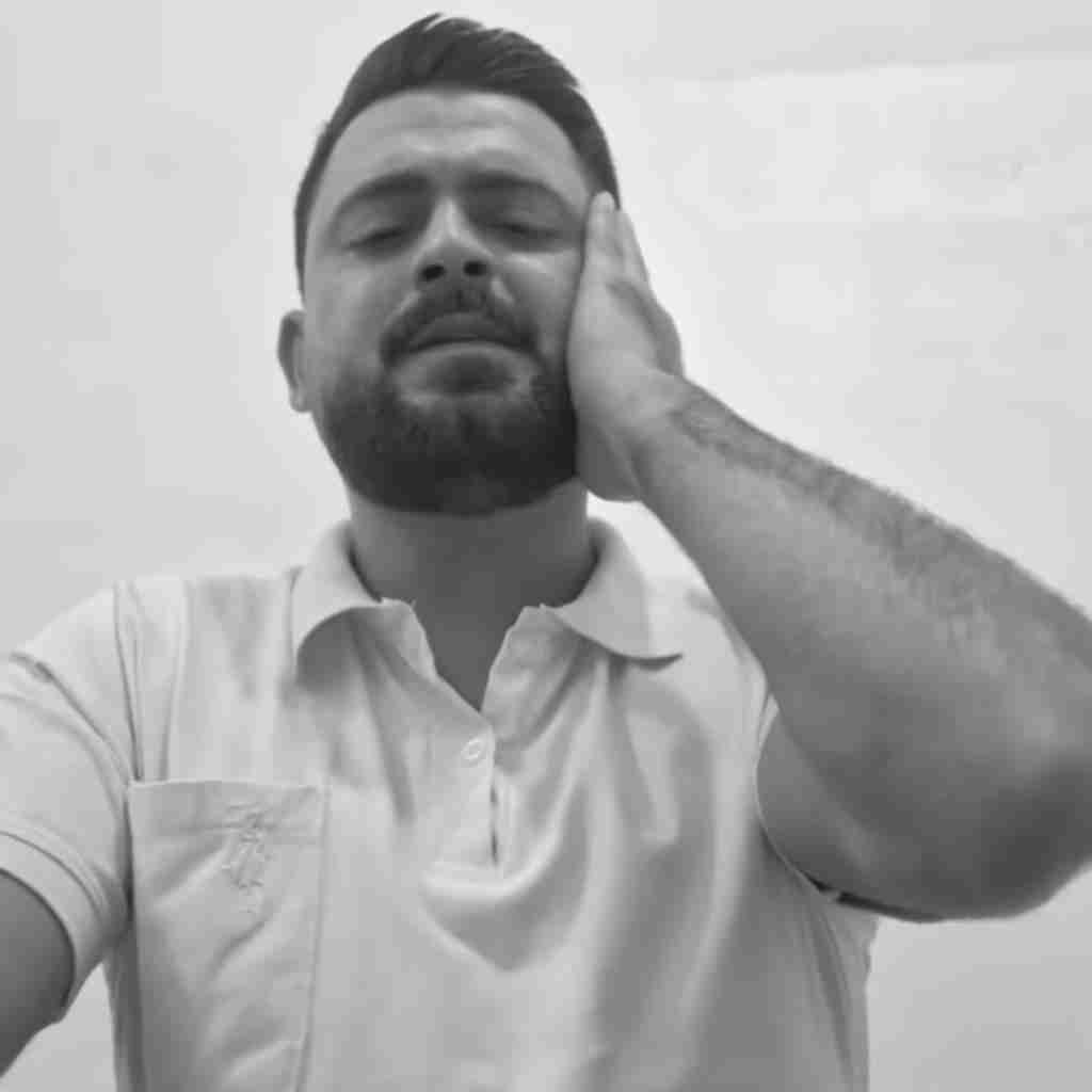 جعفر صابری ندیدم هیچکسی همتای مادر ببوسم تا سحر من