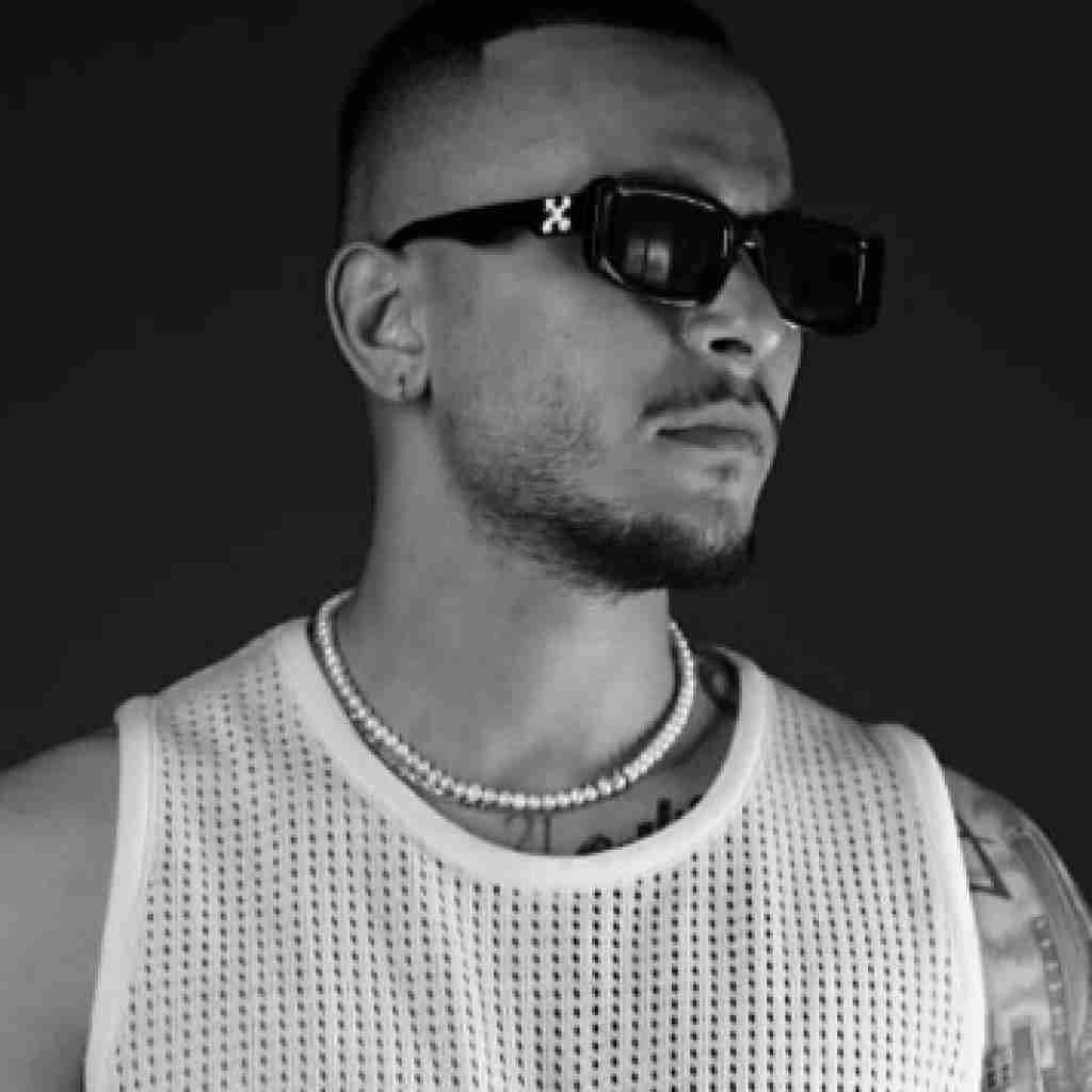 مهیار قبولش کردم دیگه مال من نیستی