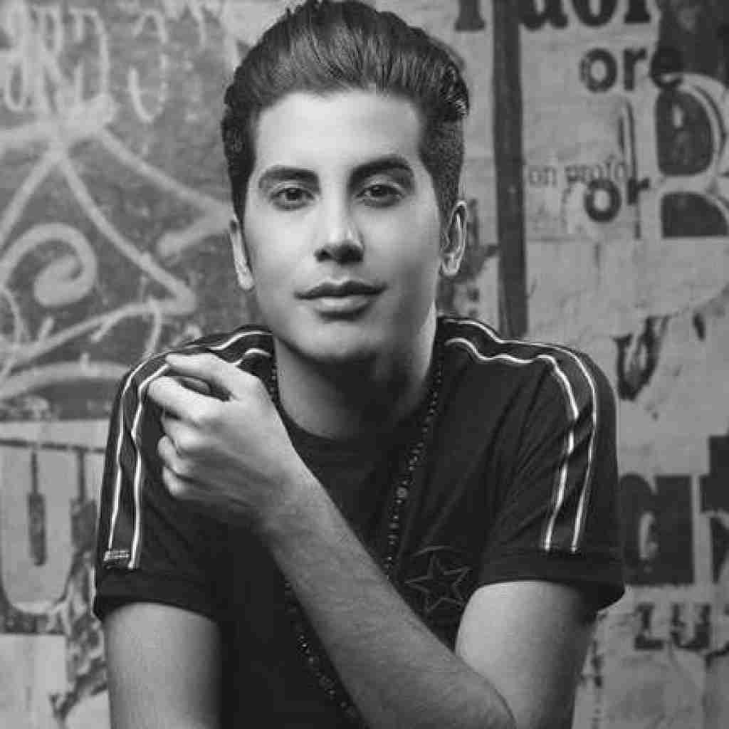 فرشاد آزادی دیه مغزم نمیکشه اخم نکن که میریزم بهم