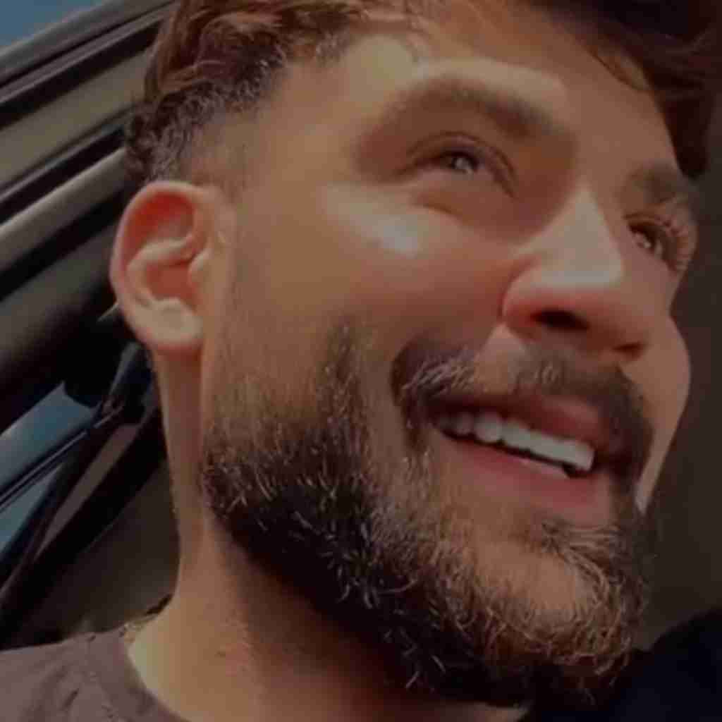 محمد محرمی توی قلبم تو لایق سلطنتی باید مال من بشی