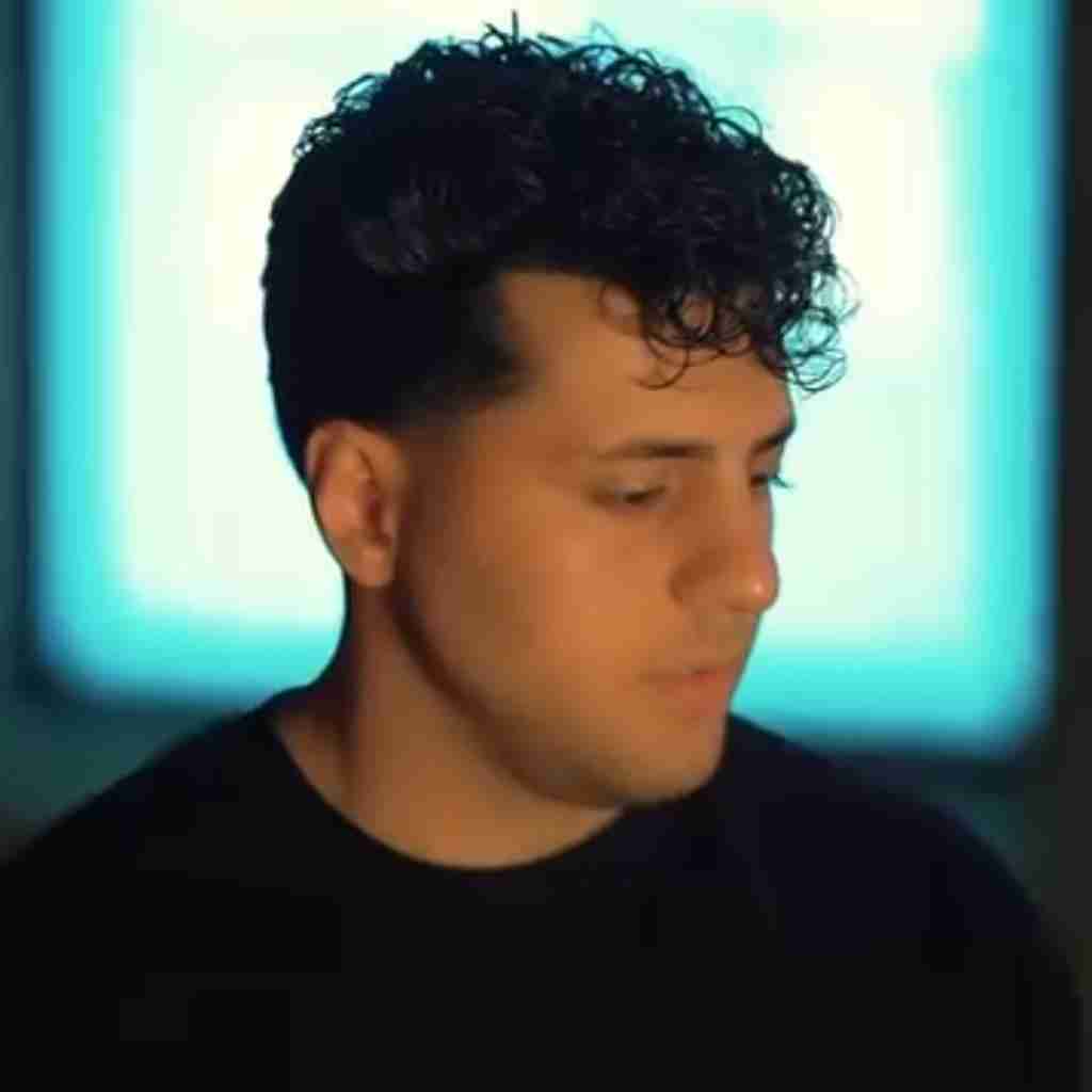 سبحان رستمی ضربه نزن به کسی که یه روزی عاشقت بود