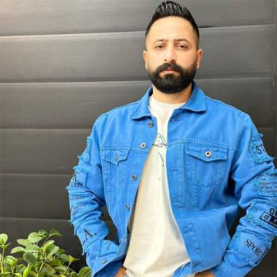 دانلود آهنگ هم دردی و درمان تو فقط بده فرمان از وحید مرادی