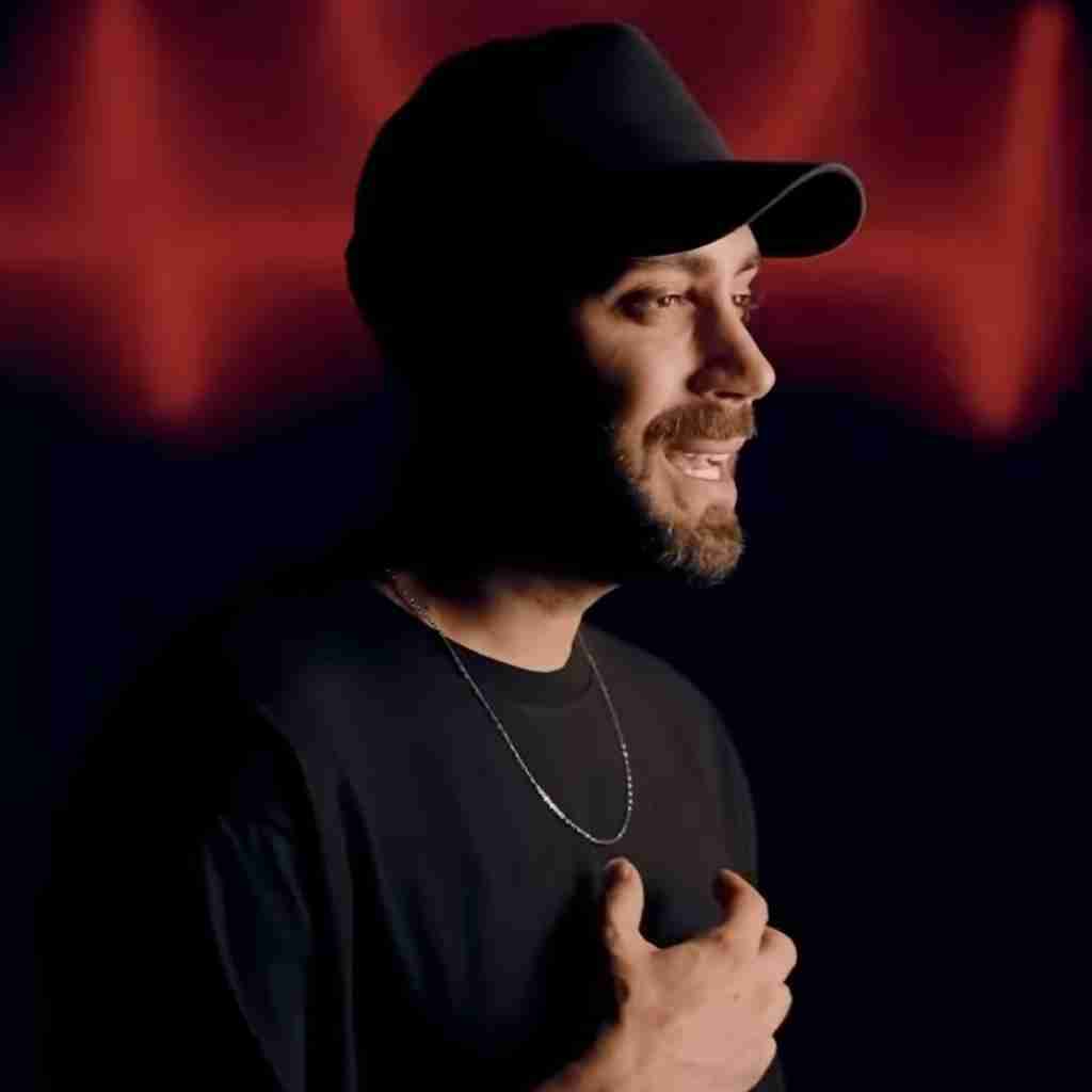 میثاق راد میکوبه دل من واسه تو مرتب بگو دوست داری