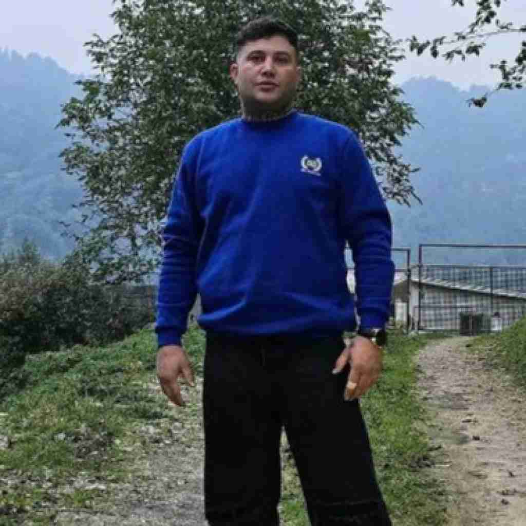 علی احمدیانی با من بمان