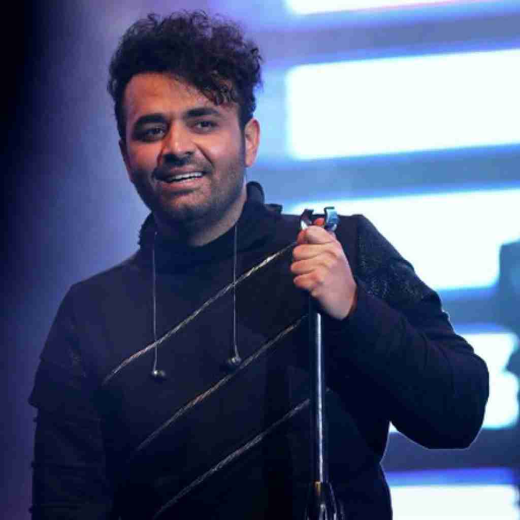 میثم ابراهیمی با یه بار دیدنت راضی نمیشم دل تورو بازی نمیدم