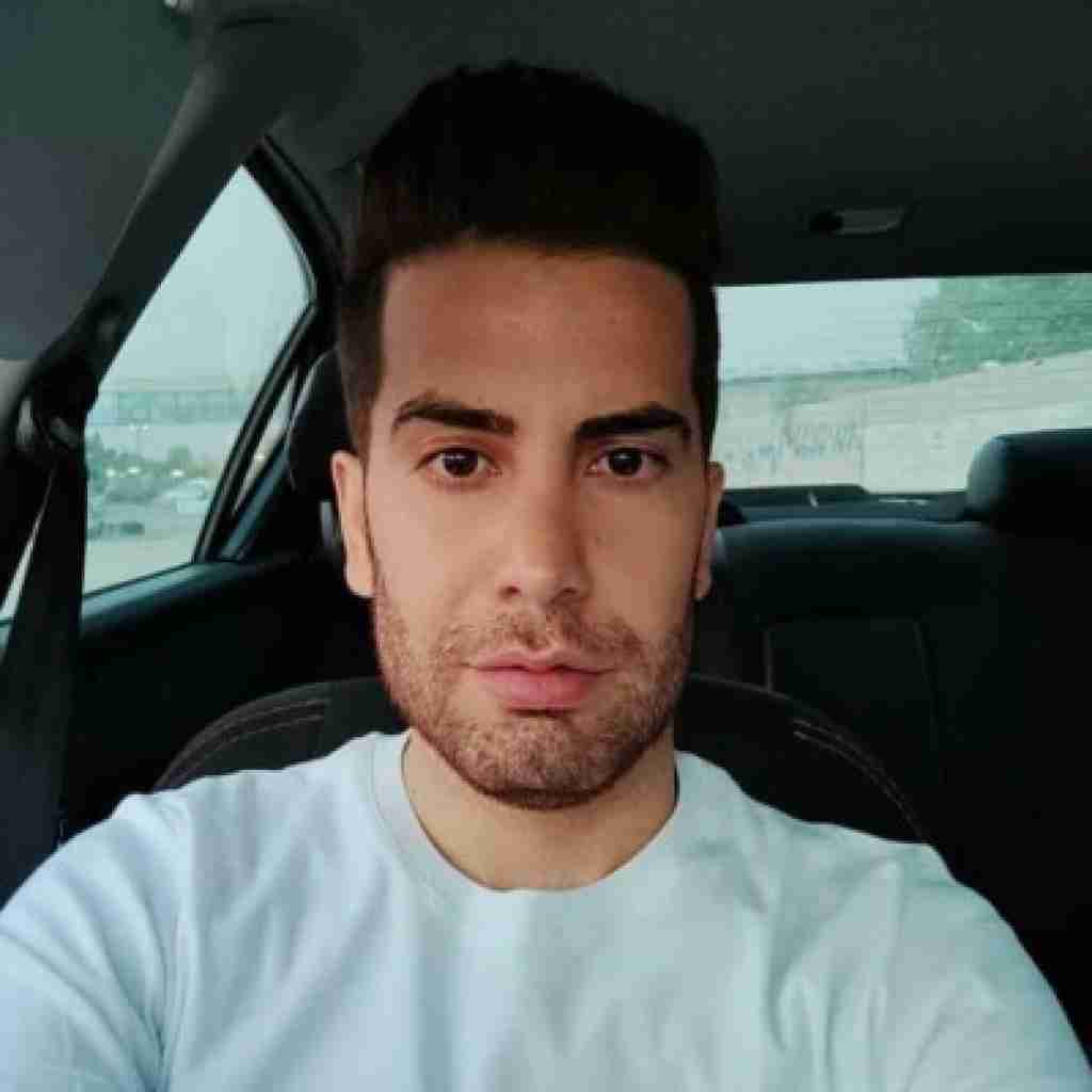 فرشاد آزادی رتی کجا