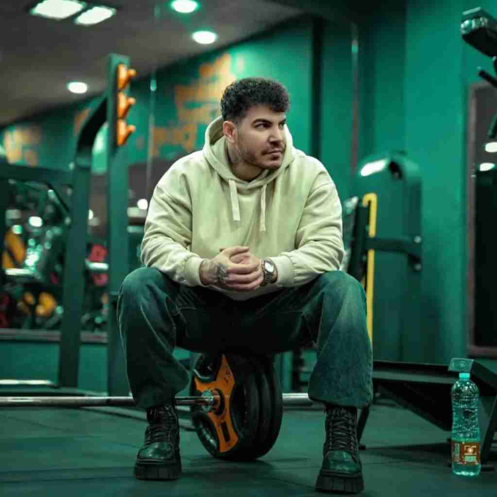 جنگنده فرهاد فرهادی