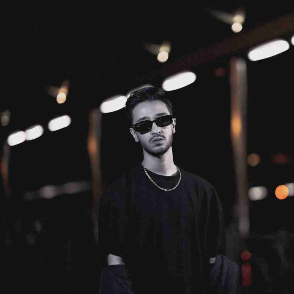 مستر کیارش هنو باور نمیکنم توعه نامرد داری میری