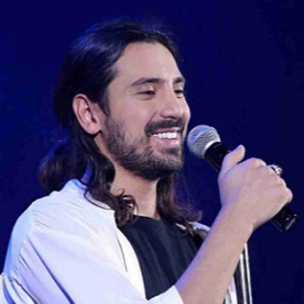 امیر عباس گلاب بهت گفتم