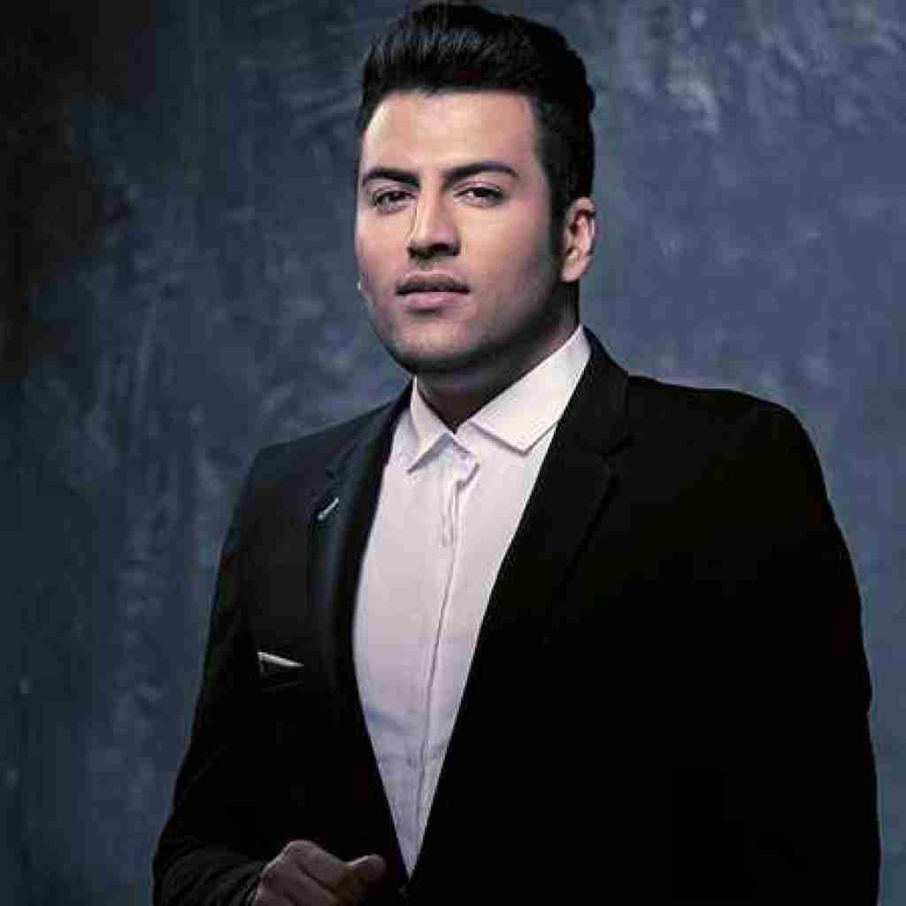 پویا بیاتی با افتخار ایرانیم