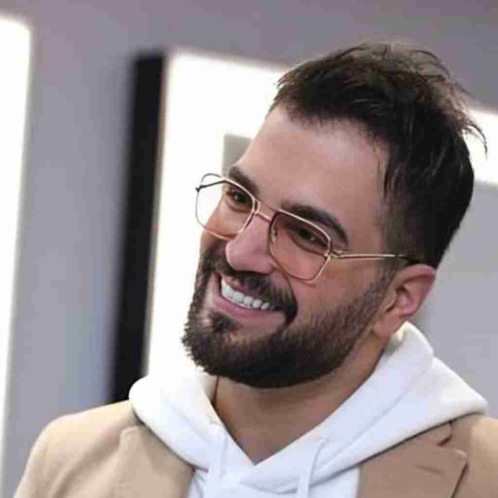 آصف آریا نه دلم وا نمیشه بی تو برم سفر آخه همش خالیه جاش یه نفر