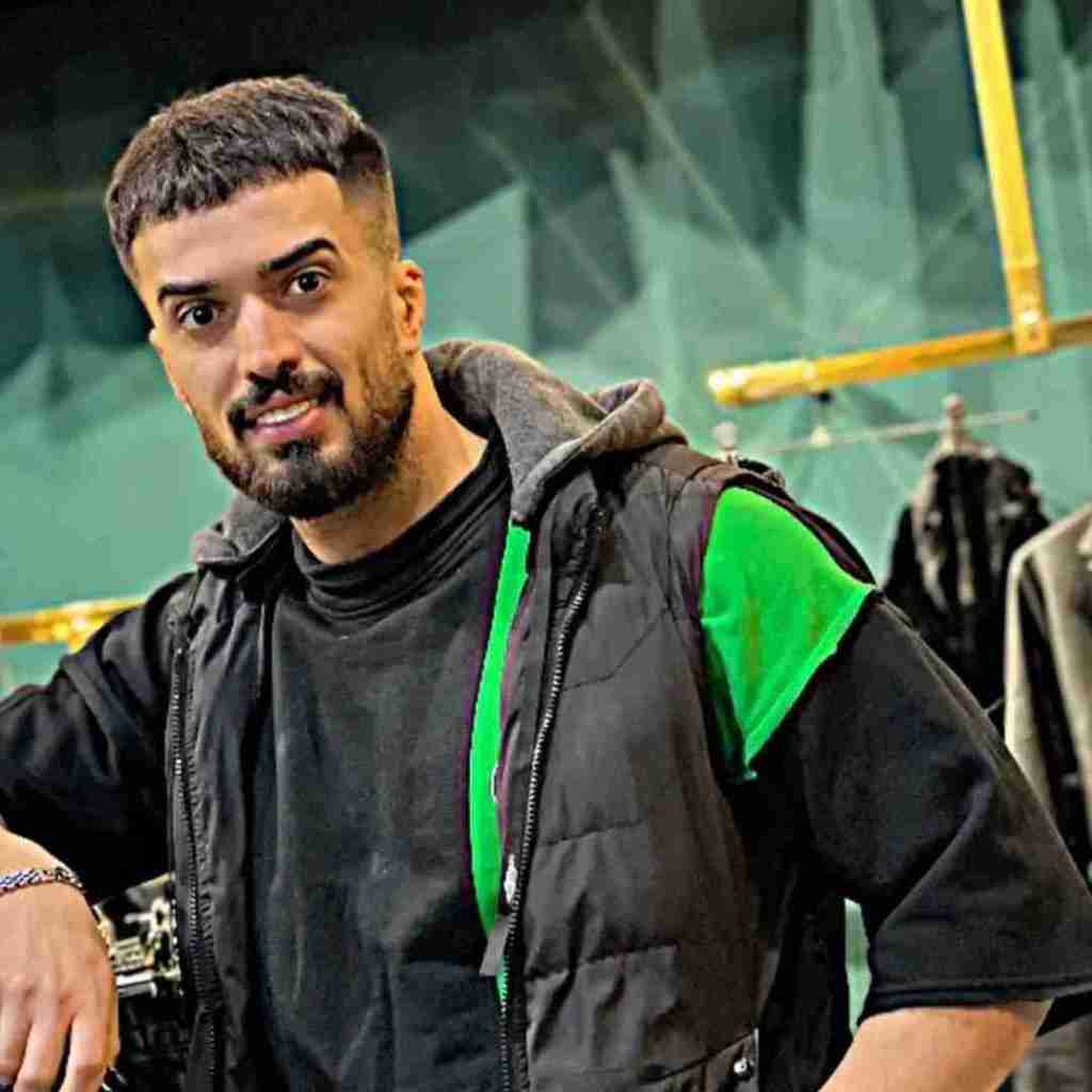 علی رستمیان بی چشم و رو