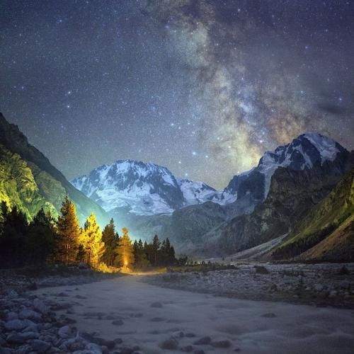  چشات دروغ میگن هر دفعه میدونم پهلوت میخورم هی صدمه