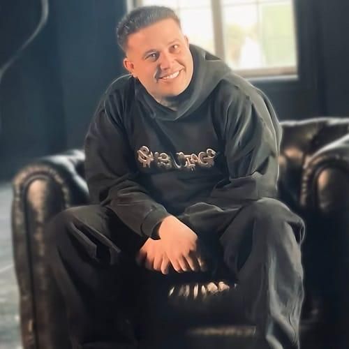 علی احمدیانی زیبا رویان که وفا ندارن شکسته دل ها صدا ندارن